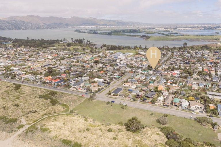 Photo of property in 1/142 Pine Avenue, South New Brighton, Christchurch, 8062