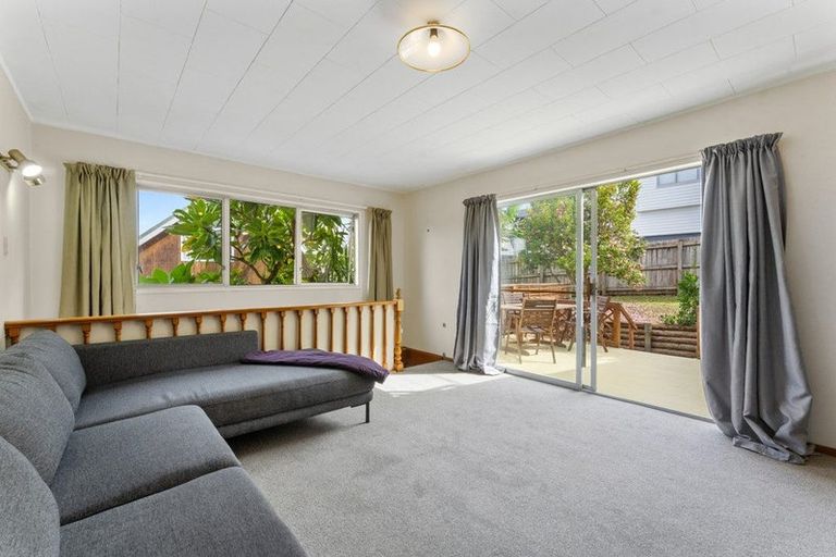 Photo of property in 1/56 Lavery Place, Sunnynook, Auckland, 0632