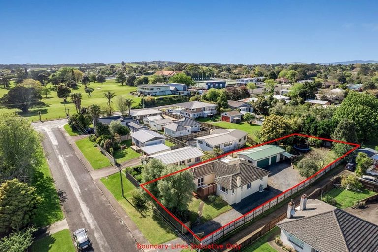 Photo of property in 17 Howden Street, Waiuku, 2123