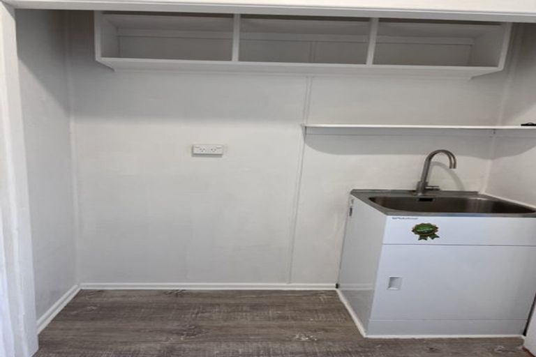 Photo of property in 38 Black Rock Road, Newlands, Wellington, 6037