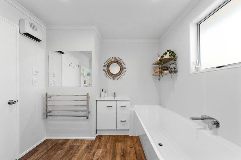 Photo of property in 4 Puketotara Street, Highlands Park, New Plymouth, 4312