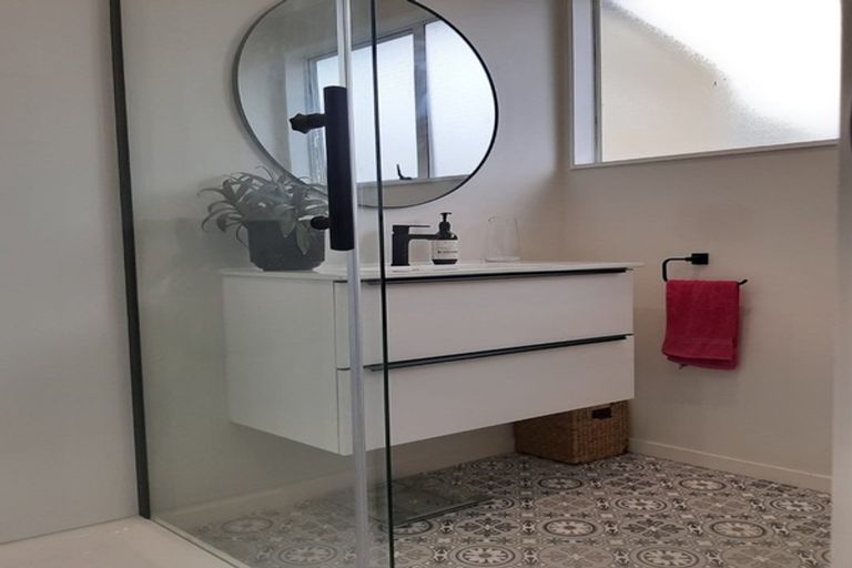 Photo of property in 34 Hassan Drive, Massey, Auckland, 0614