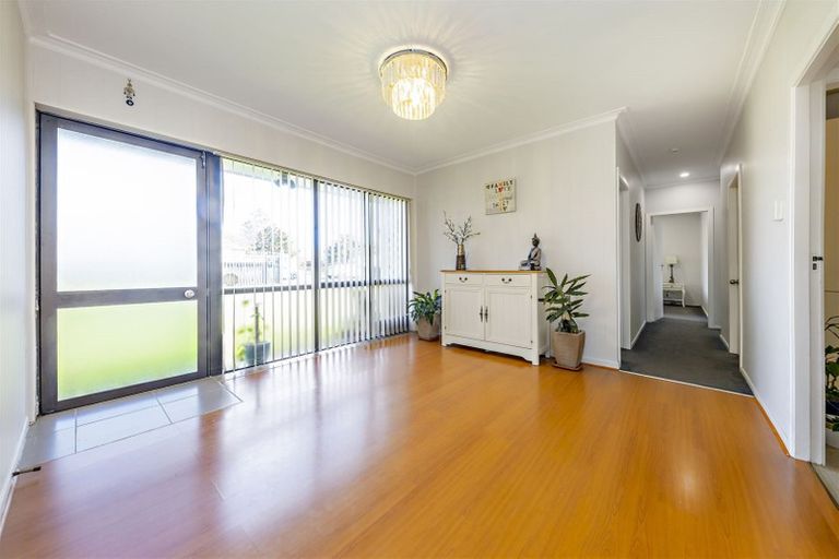 Photo of property in 11 Alexander Avenue, Papatoetoe, Auckland, 2025