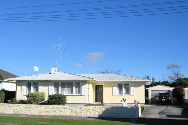 Photo of property in 9 Totara Street, Otaki, 5512