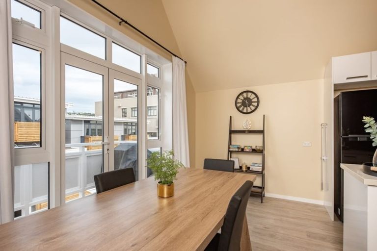 Photo of property in Pirie Street Townhouses, 20/35 Pirie Street, Mount Victoria, Wellington, 6011