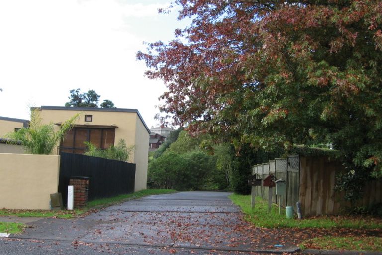 Photo of property in 17 Cyclades Place, Shelly Park, Auckland, 2014