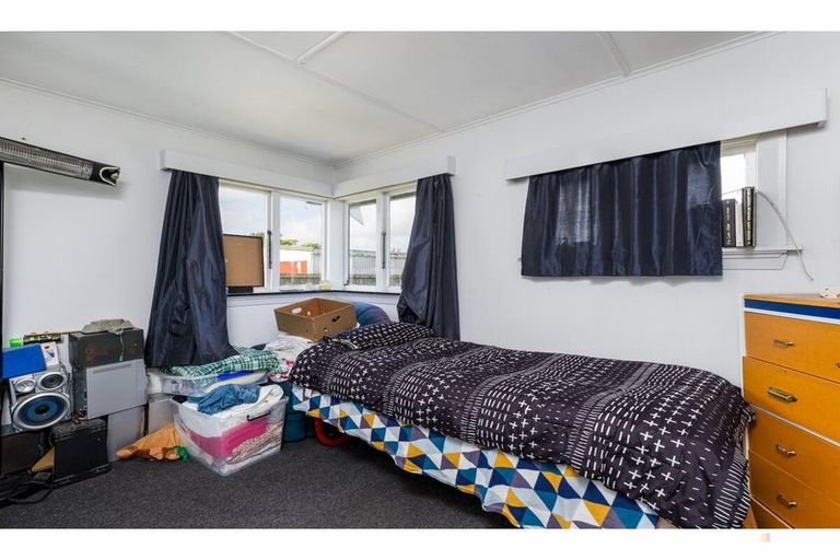 Photo of property in 15 Moorhouse Street, Waimate, 7924