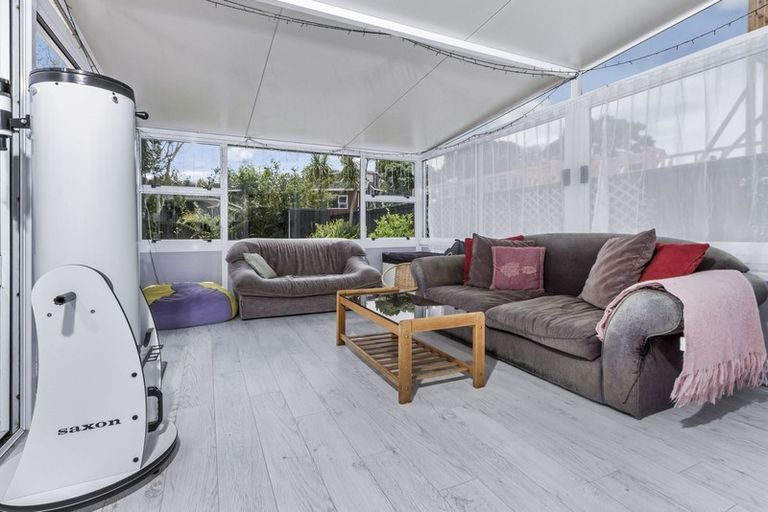 Photo of property in 80 Weatherly Road, Torbay, Auckland, 0630