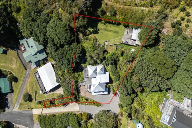 Photo of property in 5 Florence Place, Hahei, Whitianga, 3591