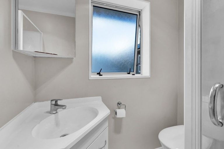 Photo of property in 120 Paraite Road, Paraite, New Plymouth, 4373