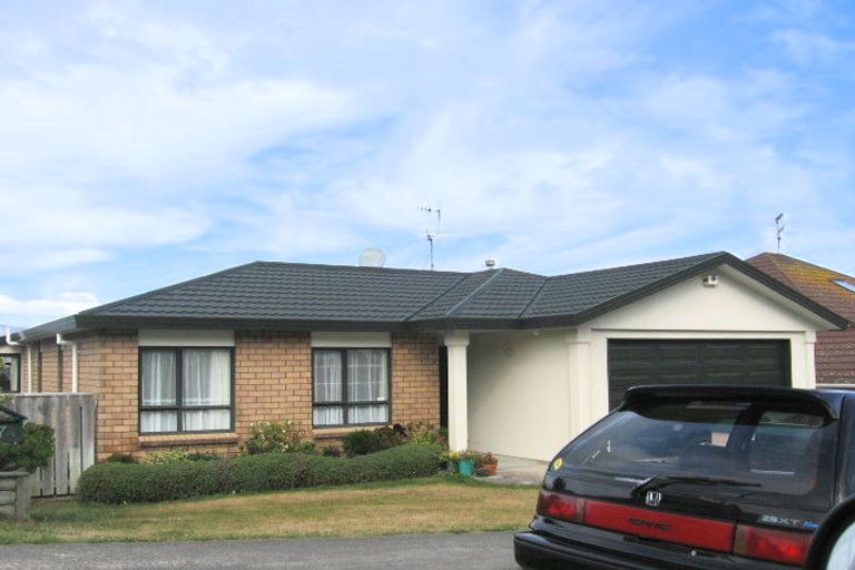 Photo of property in 39 Bowes Crescent, Strathmore Park, Wellington, 6022