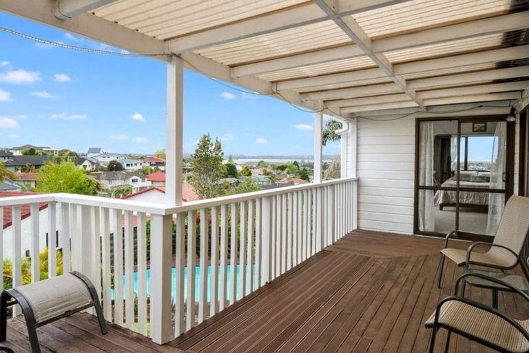 Photo of property in 16 Tatyana Place, Massey, Auckland, 0614
