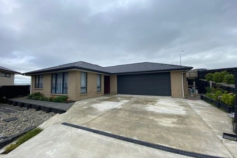 Photo of property in 3 Epic Way, Newlands, Wellington, 6037