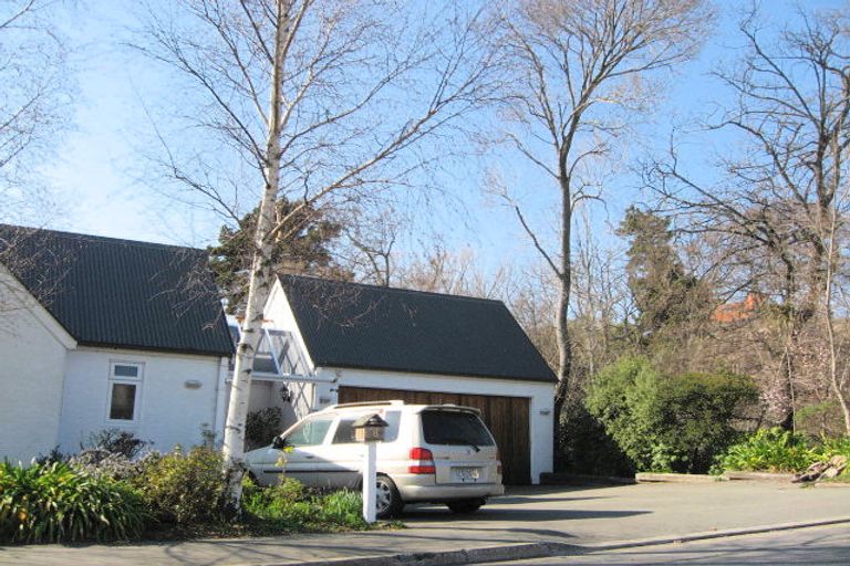 Photo of property in 8 Overdale Drive, Cashmere, Christchurch, 8022