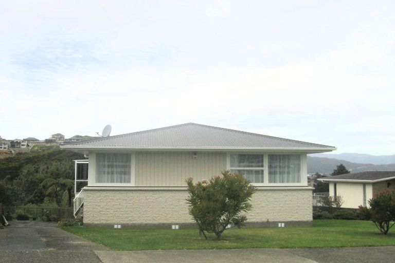 Photo of property in 16 Cedar Street, Maungaraki, Lower Hutt, 5010