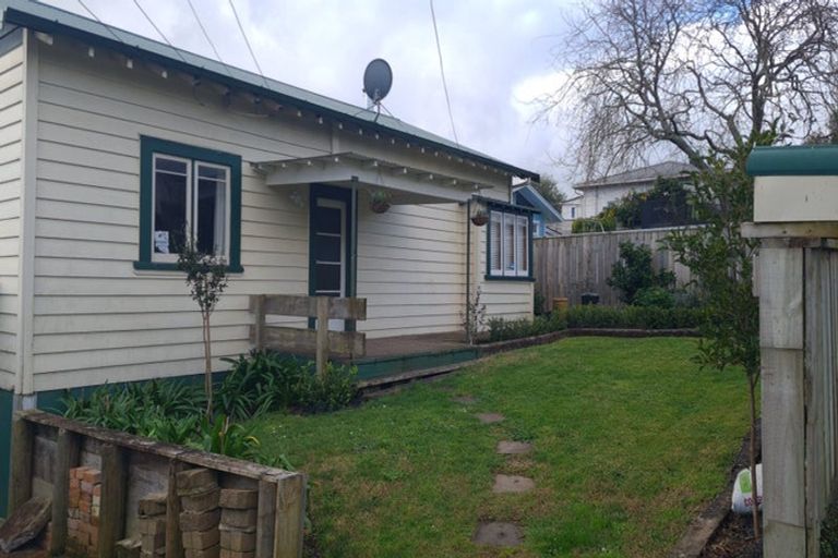 Photo of property in 16 Huia Avenue, Forest Lake, Hamilton, 3200