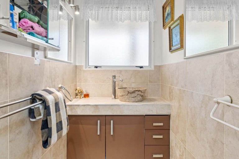 Photo of property in 2 Seychelles Drive, Papamoa Beach, Papamoa, 3118