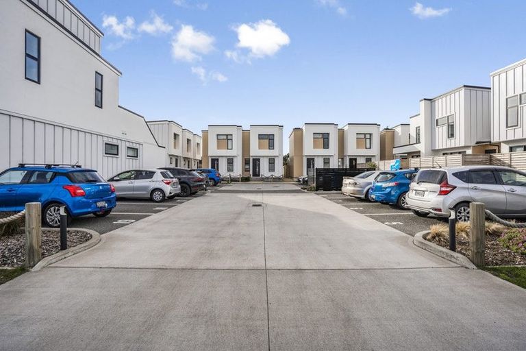 Photo of property in 16/10 Pascoe Avenue, Paremata, Porirua, 5026