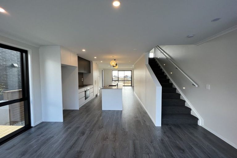 Photo of property in 17 Seafarer Crescent, Stanmore Bay, Whangaparaoa, 0932