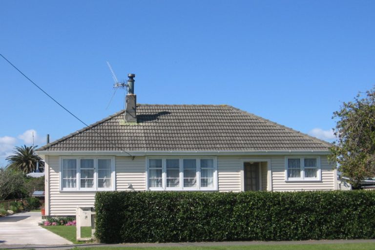 Photo of property in 8 Easton Street, Foxton, 4814