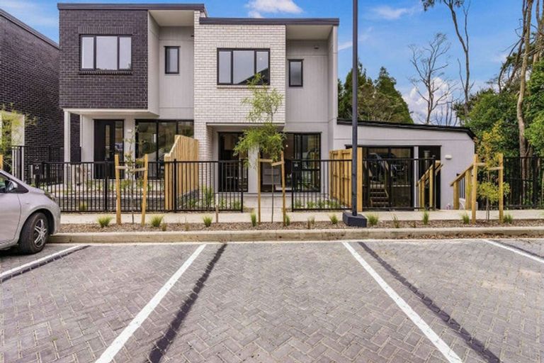 Photo of property in 36 Tokai Place, Glen Eden, Auckland, 0602