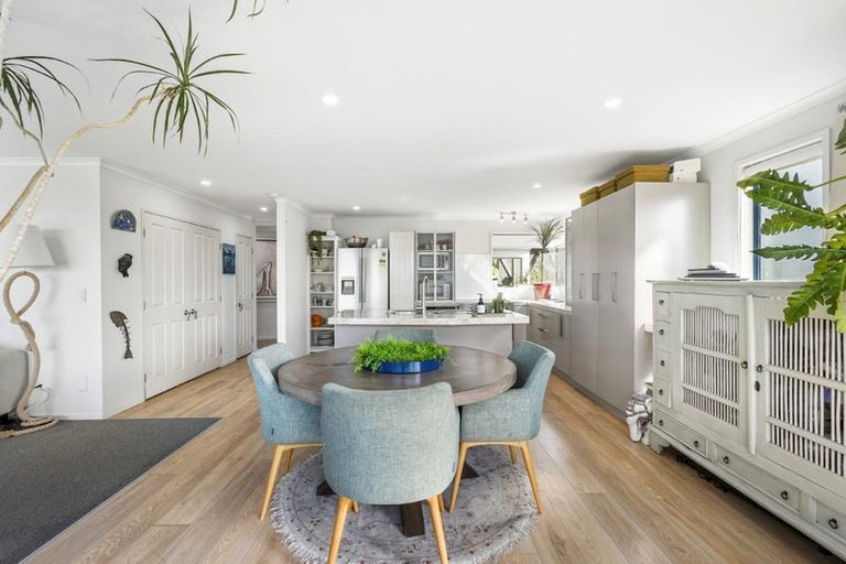 Photo of property in 1015b Beach Road, Torbay, Auckland, 0630