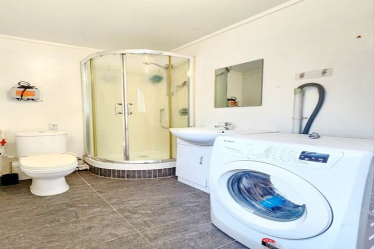 Photo of property in 1/63 Girrahween Drive, Totara Vale, Auckland, 0629