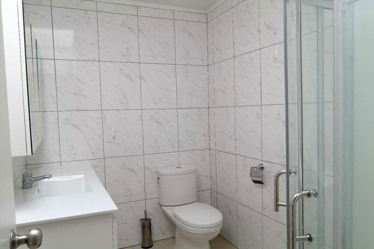 Photo of property in 4 Garner Place, Glenfield, Auckland, 0629