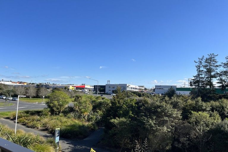 Photo of property in 14/28 Westgate Drive, Westgate, Auckland, 0614