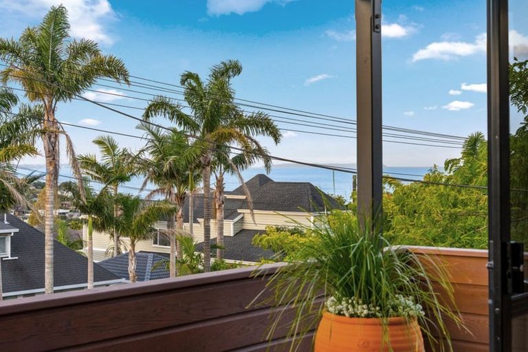 Photo of property in 43 Braemar Road, Rothesay Bay, Auckland, 0630