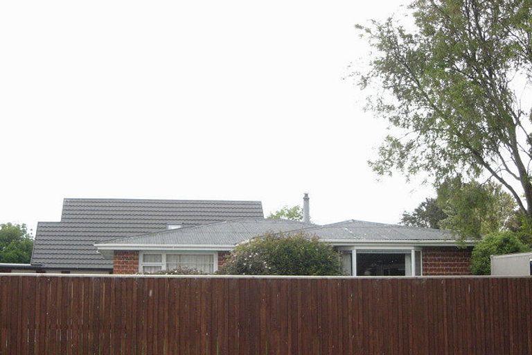 Photo of property in 16 Grimseys Road, Redwood, Christchurch, 8051