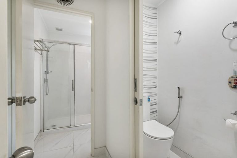 Photo of property in 10/17 Neta Grove, Henderson, Auckland, 0612