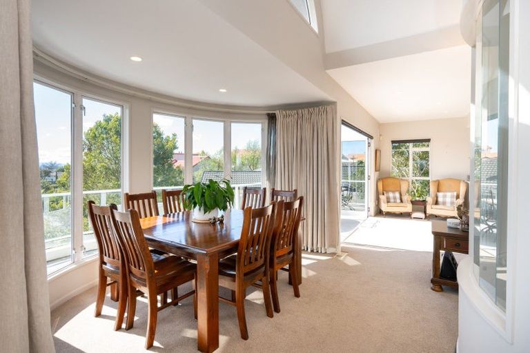 Photo of property in 14 Woodford Heights, Havelock North, 4130