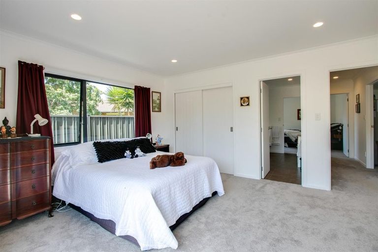 Photo of property in 25 Delta Mews Place, Clive, 4102