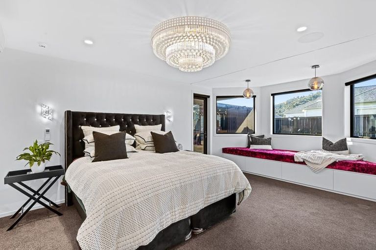 Photo of property in 14 Sir Lincoln Drive, Kumeu, 0810