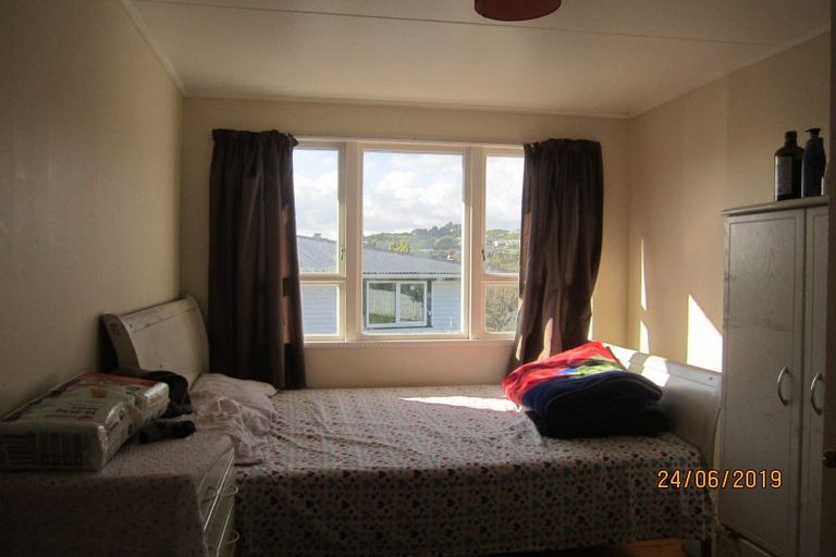 Photo of property in 17 Beauzami Crescent, Ascot Park, Porirua, 5024