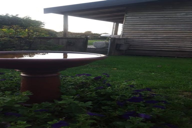 Photo of property in 52 Takiroa Street, Urenui, 4375