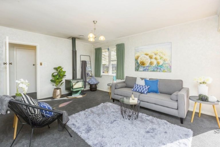 Photo of property in 5 Pokaka Street, Birchville, Upper Hutt, 5018