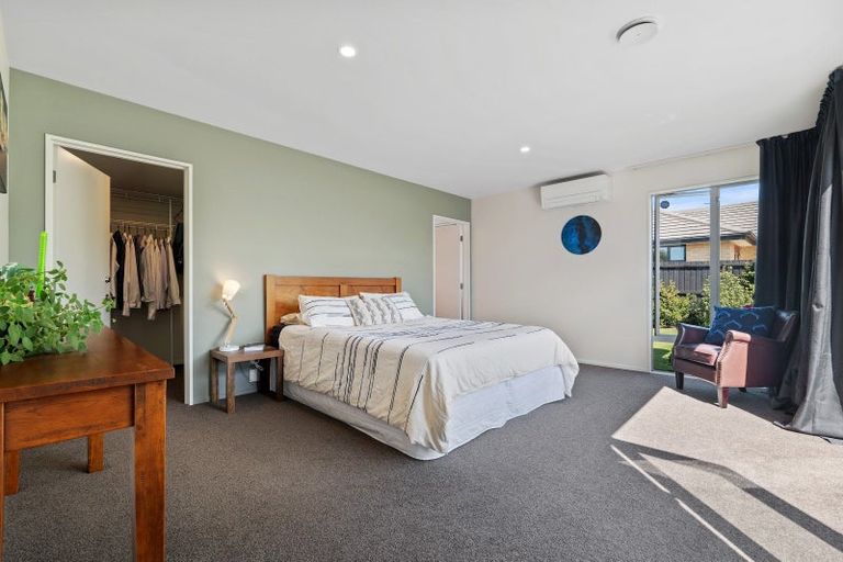 Photo of property in 15 Riverwood Boulevard, Redwood, Christchurch, 8051