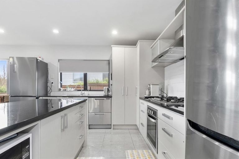 Photo of property in 92 Waterside Drive, Pyes Pa, Tauranga, 3112