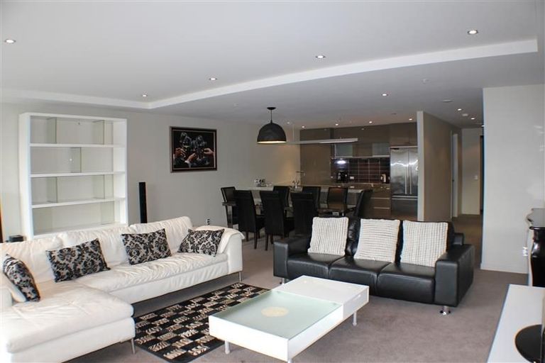 Photo of property in Dune, 2a/138 Oriental Parade, Oriental Bay, Wellington, 6011