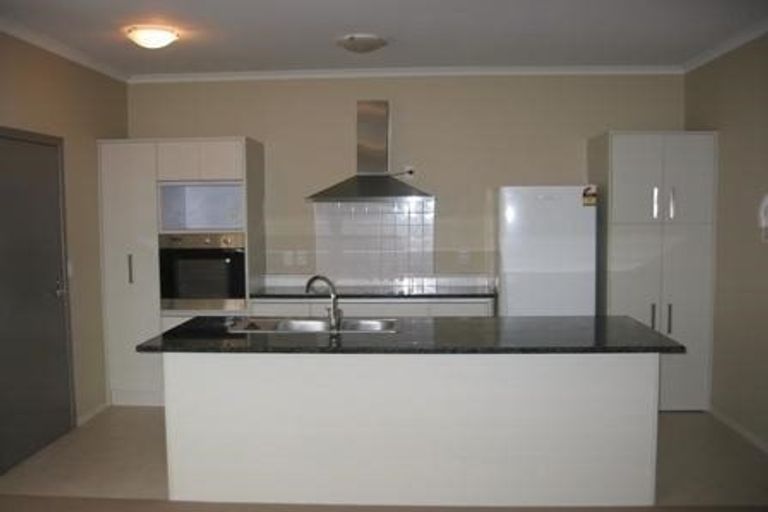 Photo of property in 20/11 Carlos Drive, Flat Bush, Auckland, 2016