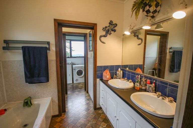 Photo of property in 127 Matakohe East Road, Matakohe, 0593