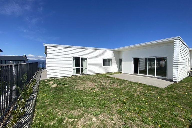 Photo of property in 12 Promontory Crescent, Newlands, Wellington, 6037