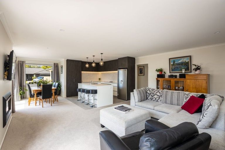 Photo of property in 12 Rehua Place, Waiwhakaiho, New Plymouth, 4312