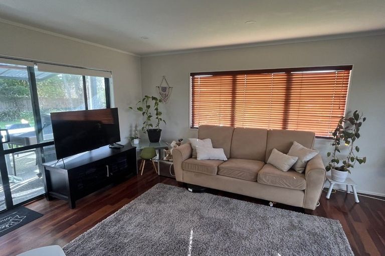 Photo of property in 48 Lakeside Drive, Orewa, 0931