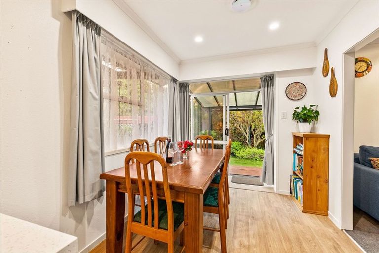 Photo of property in 27 Allington Road, Massey, Auckland, 0614