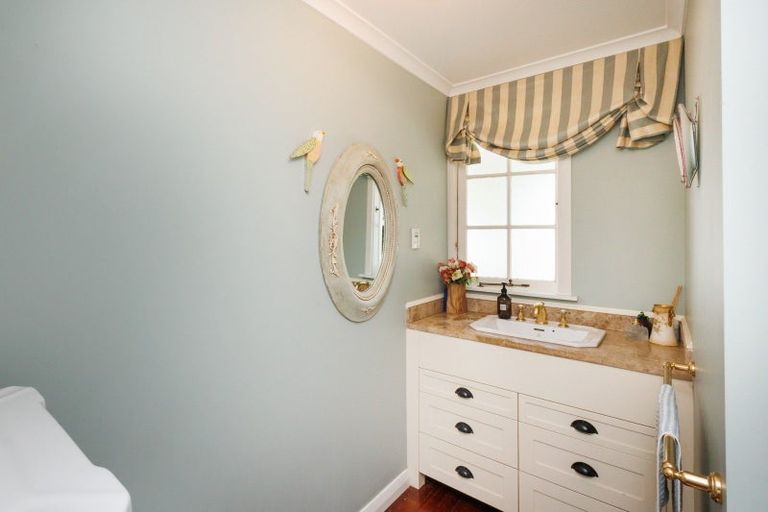 Photo of property in 15 Trent Avenue, Hokowhitu, Palmerston North, 4410