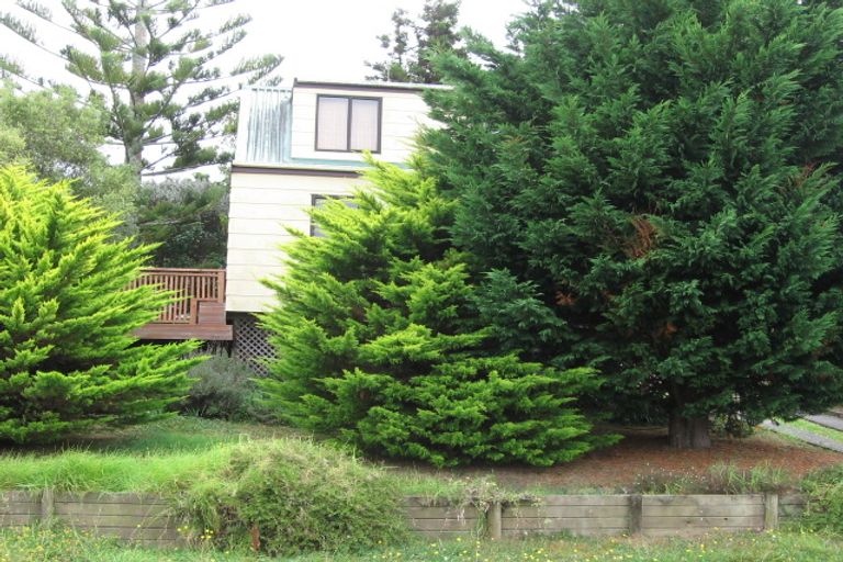 Photo of property in 2/23 Park Road, Glenfield, Auckland, 0629