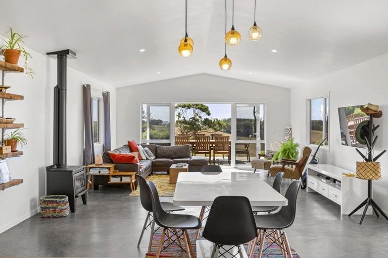 Photo of property in 42 Van Houtte Road, Raglan, 3295